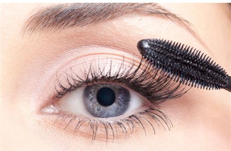 best lengthening mascara for short lashes - mascara that makes eyelashes longer.